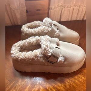 ‼️Brand new shoes
size 8.